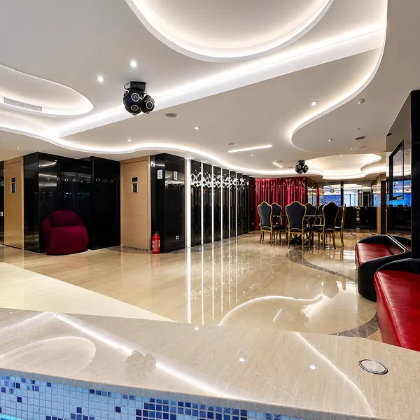 Bar-style roleplay room photo